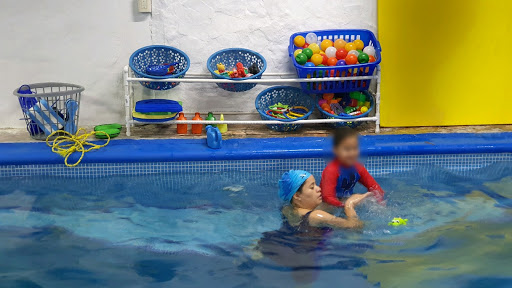 AQUA Costa De Oro / Clases de Natación