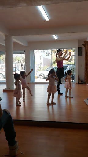 DANCEDAY ACADEMY
