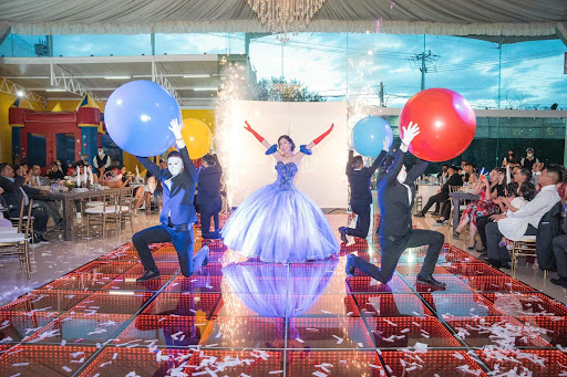 PRODUCCIONES SANTANA academia de baile y eventos